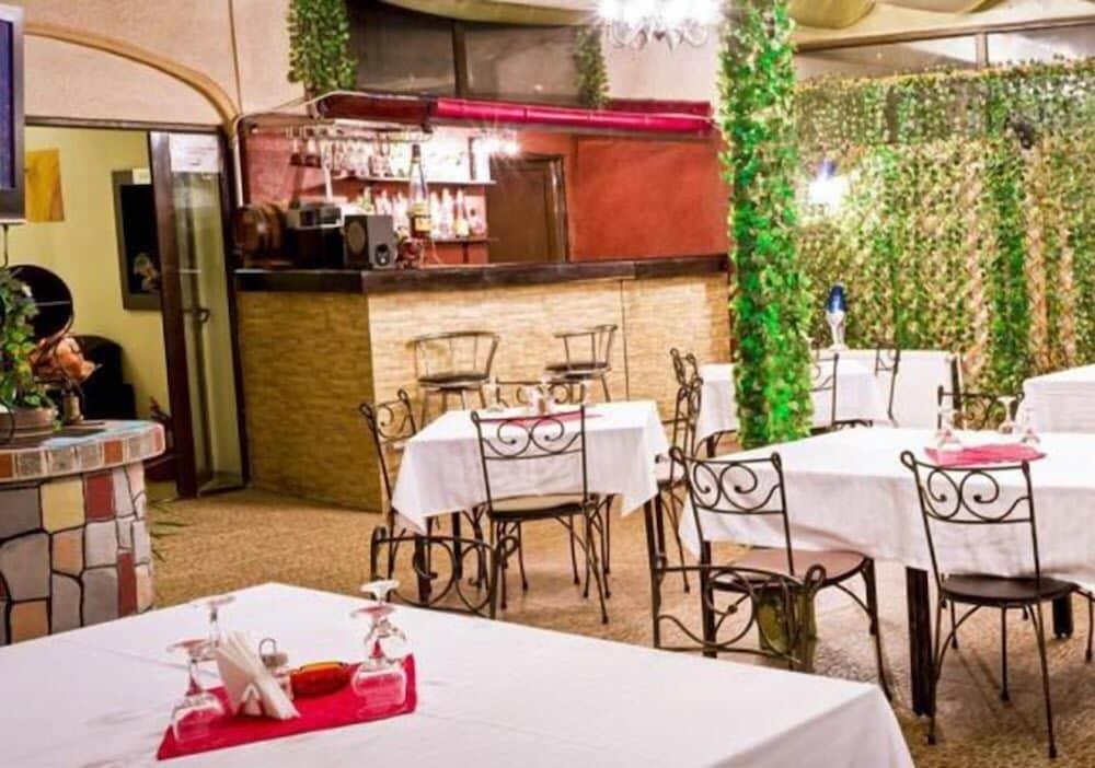 Hotel Eos ブカレスト エクステリア 写真