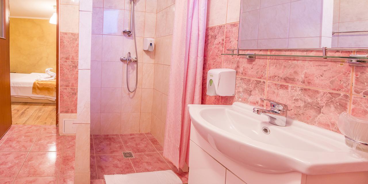 Hotel Eos ブカレスト エクステリア 写真